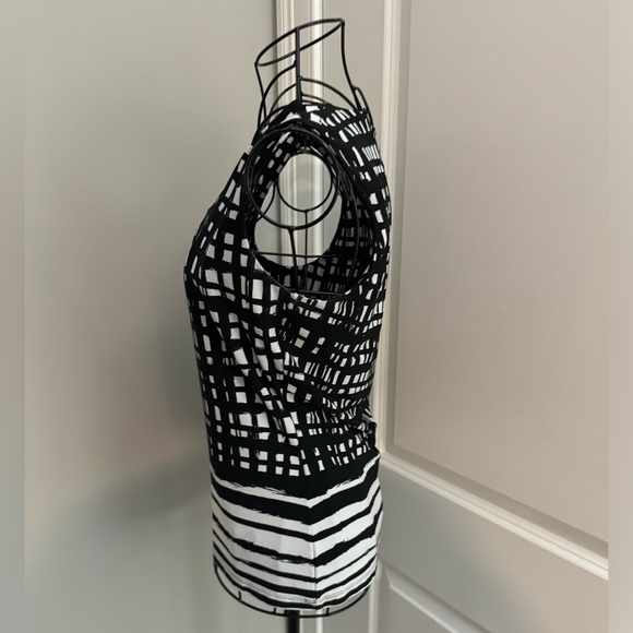 Calvin Klein Sleeveless Pullover Check Black and White Blouse in Size XS - Picture 2 of 4